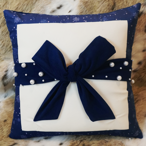 Cushion Cover - Christmas Rosette