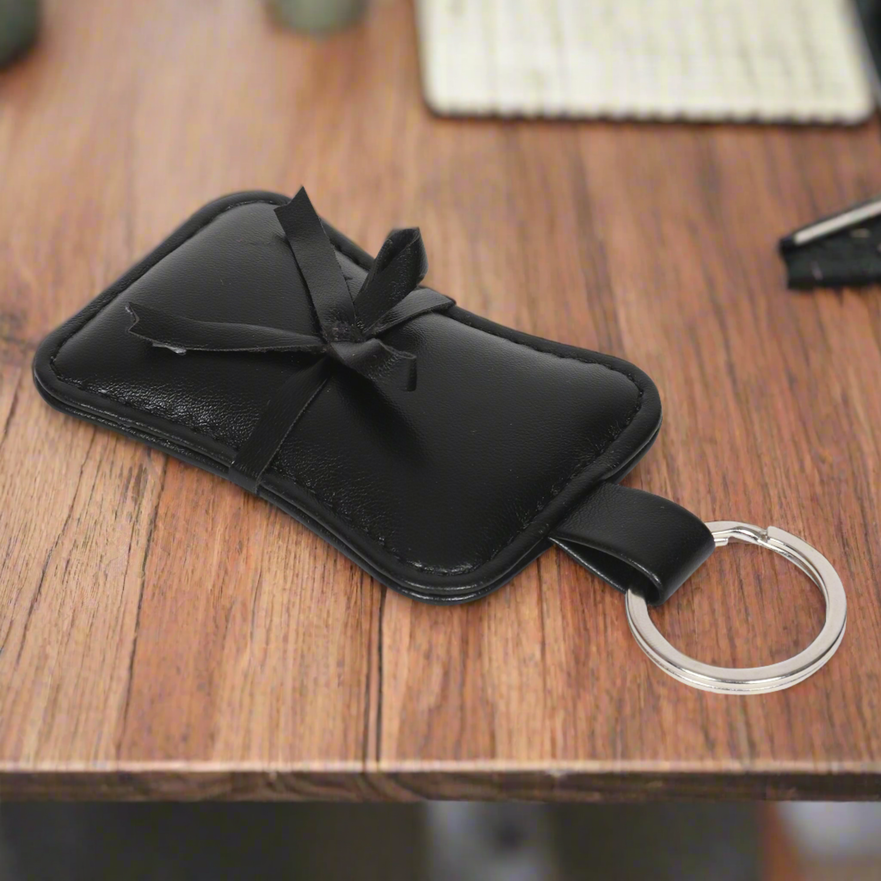 Personalized keychain | For Women & Kids | Customizable keychain | Black bow keychain| Black