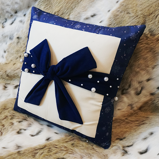 Cushion Cover - Christmas Rosette