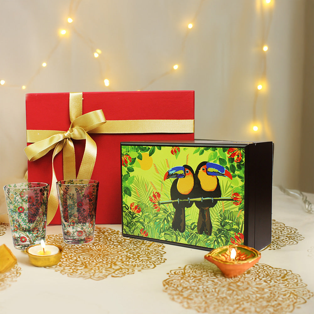 Glass Chai Glasses X Wooden Tea Chest