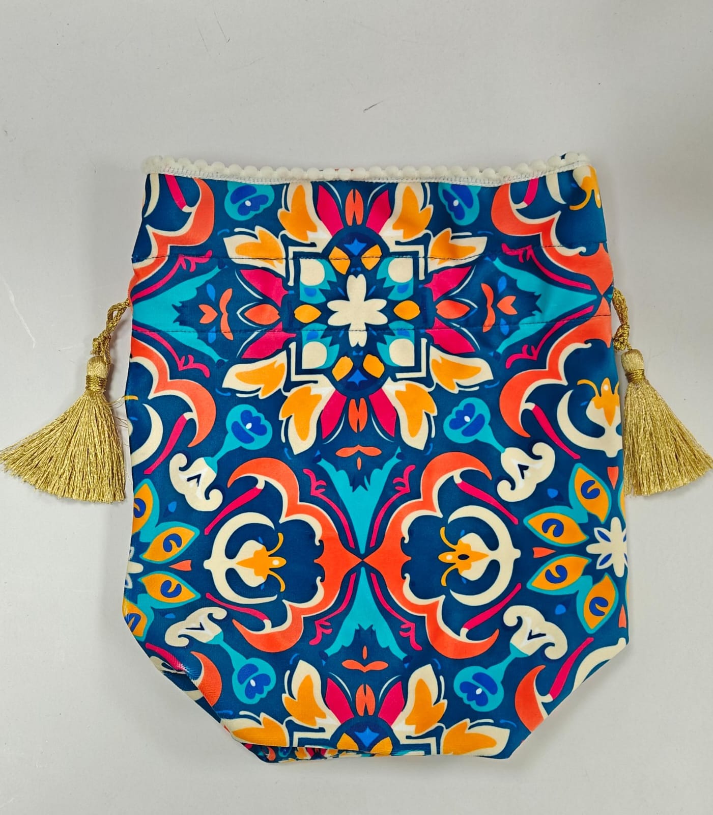 Velvet Tissue Box Holder 01